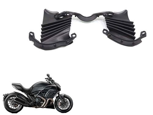 Acabamento/sanfona Mesa Infer. Ducati Diavel 1198  11-14