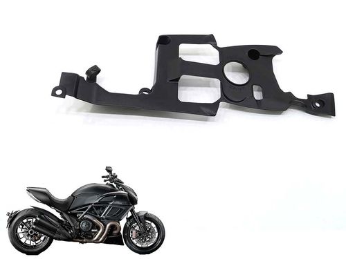 Acabamento Para-lama Interno Ducati Diavel 1198  11-14