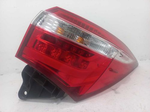 LANTERNA DIREITA TOYOTA COROLLA 2.0 2016
